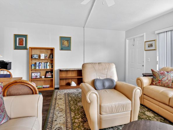 3160 Lake Osborne Dr 107, Lake Worth Beach FL 33461