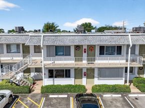 3160 Lake Osborne Dr 107, Lake Worth Beach FL 33461