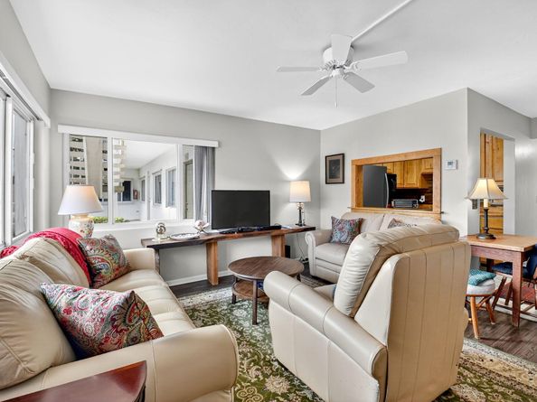 3160 Lake Osborne Dr 107, Lake Worth Beach FL 33461