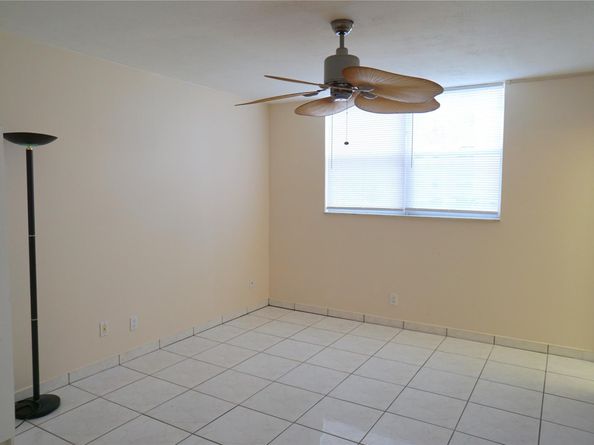 2821 Somerset Dr 203, Lauderdale Lakes FL 33311