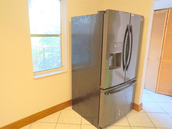 2821 Somerset Dr 203, Lauderdale Lakes FL 33311