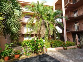 2821 Somerset Dr 203, Lauderdale Lakes FL 33311
