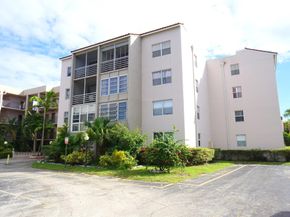 2821 Somerset Dr 203, Lauderdale Lakes FL 33311