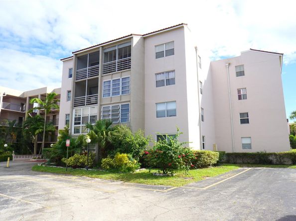 2821 Somerset Dr 203, Lauderdale Lakes FL 33311