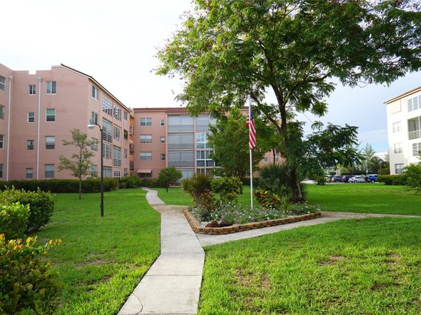 2821 Somerset Dr 203, Lauderdale Lakes FL 33311