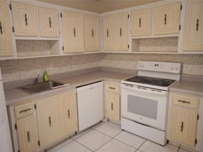 2821 Somerset Dr 203, Lauderdale Lakes FL 33311