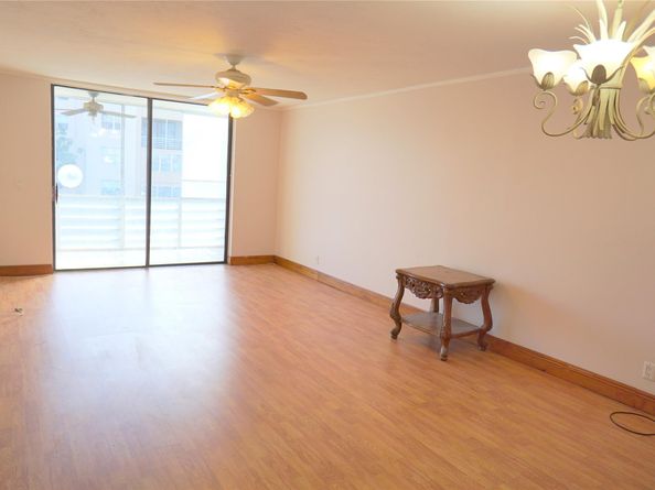 2821 Somerset Dr 203, Lauderdale Lakes FL 33311