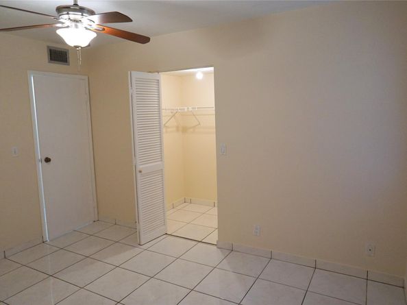 2821 Somerset Dr 203, Lauderdale Lakes FL 33311