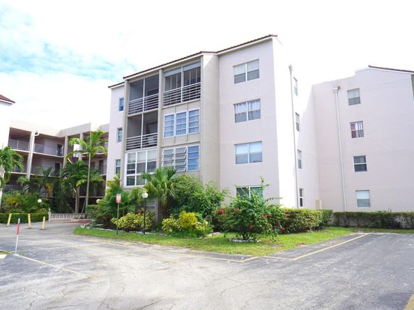 2821 Somerset Dr 203, Lauderdale Lakes FL 33311