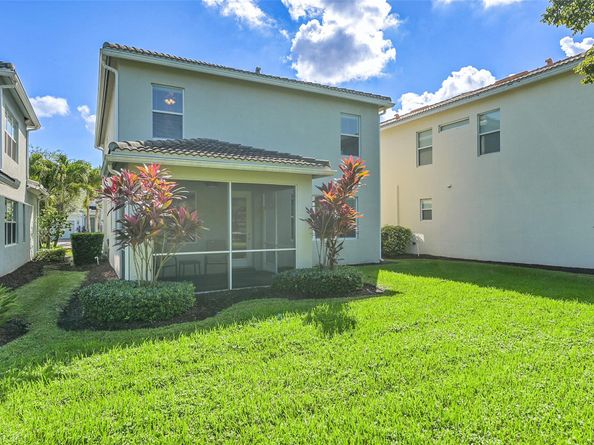 964 Banyan Dr, Hollywood FL 33021
