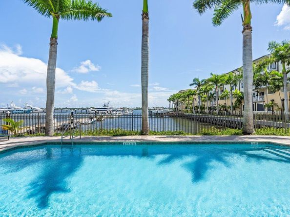 3940 N Flagler Drive 303, West Palm Beach FL 33407