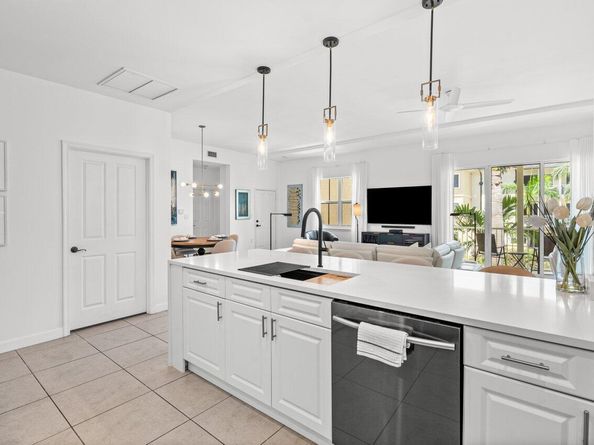 3940 N Flagler Drive 303, West Palm Beach FL 33407