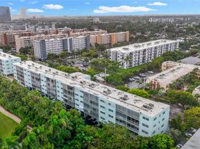 700 NE 14th Ave 406, Hallandale Beach FL 33009
