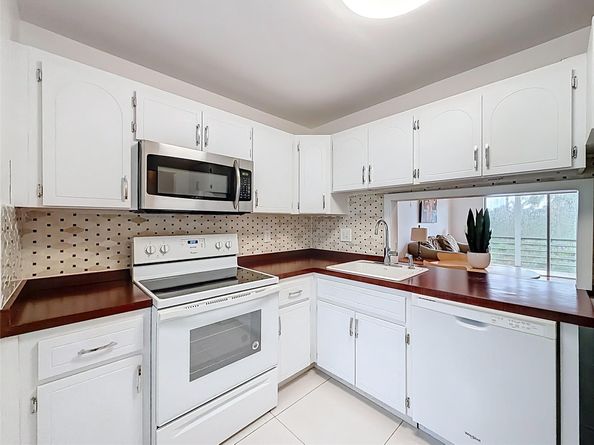 700 NE 14th Ave 406, Hallandale Beach FL 33009