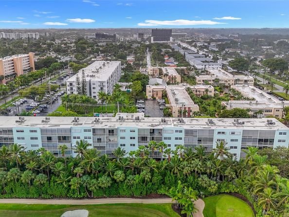 700 NE 14th Ave 406, Hallandale Beach FL 33009