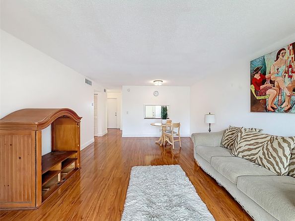 700 NE 14th Ave 406, Hallandale Beach FL 33009