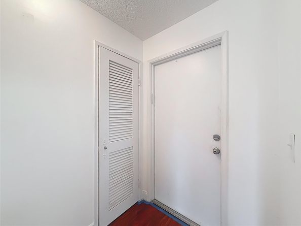700 NE 14th Ave 406, Hallandale Beach FL 33009