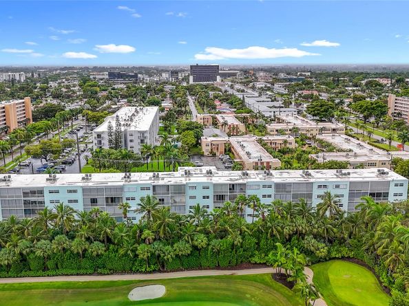 700 NE 14th Ave 406, Hallandale Beach FL 33009