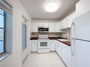 700 NE 14th Ave 406, Hallandale Beach FL 33009