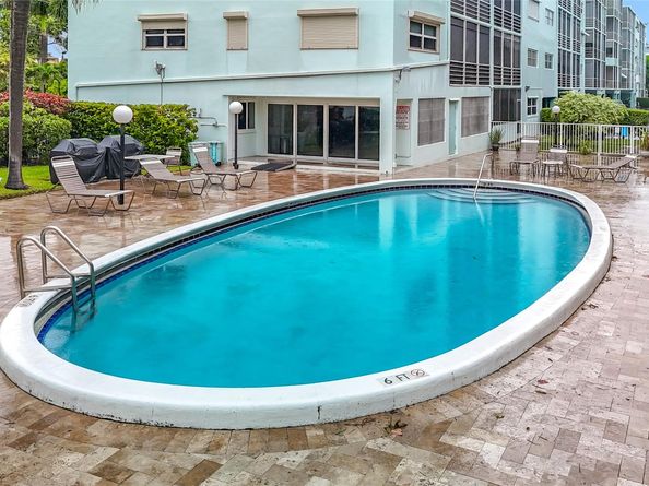 700 NE 14th Ave 406, Hallandale Beach FL 33009