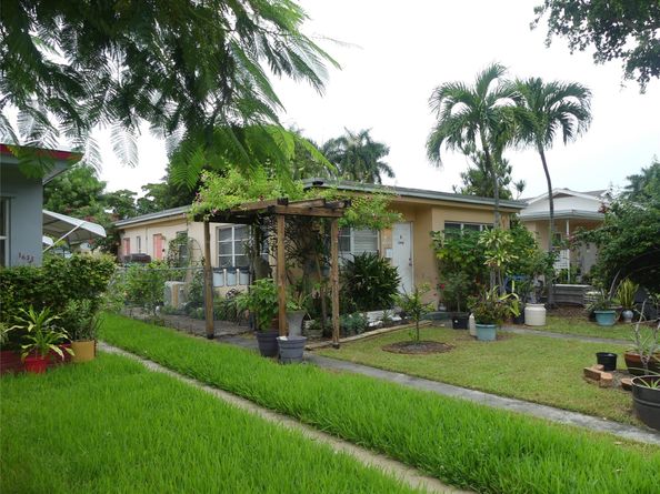 1629 Mayo St, Hollywood FL 33020