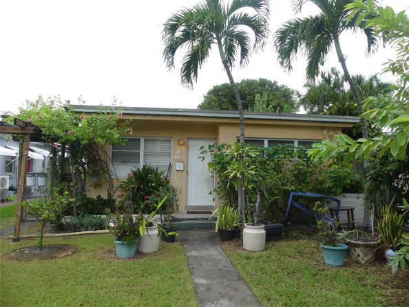 1629 Mayo St, Hollywood FL 33020