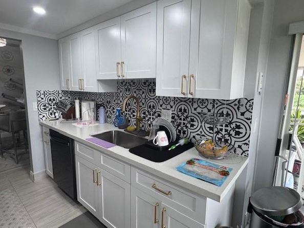8002 Lagos De Campo Blvd B306, Fort Lauderdale FL 33321