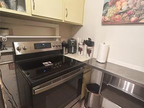 900 SW 10th Ter S20, Hallandale Beach FL 33009