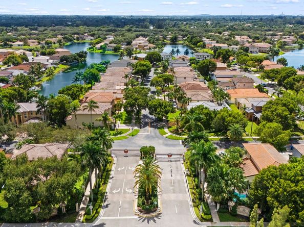 2738 SW 137th Ter, Miramar FL 33027