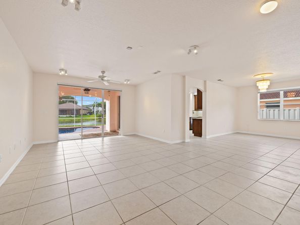 2738 SW 137th Ter, Miramar FL 33027