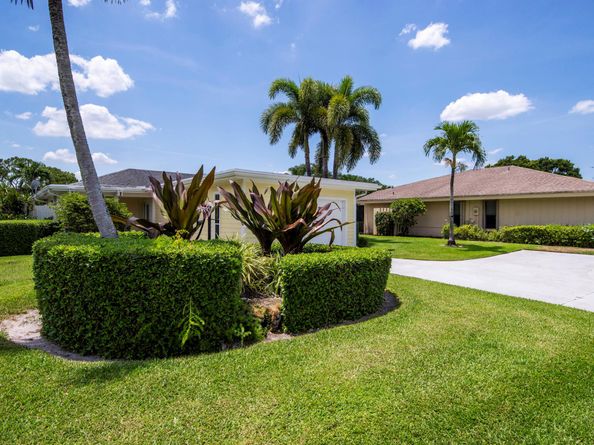 13793 Whispering Lakes Lane, Palm Beach Gardens FL 33418