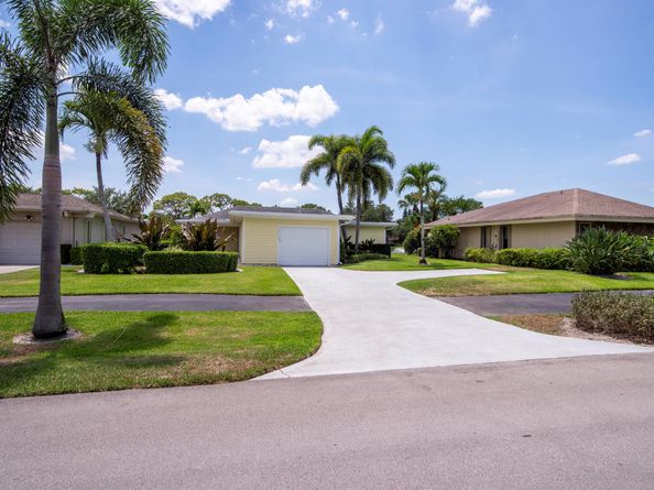 13793 Whispering Lakes Lane, Palm Beach Gardens FL 33418