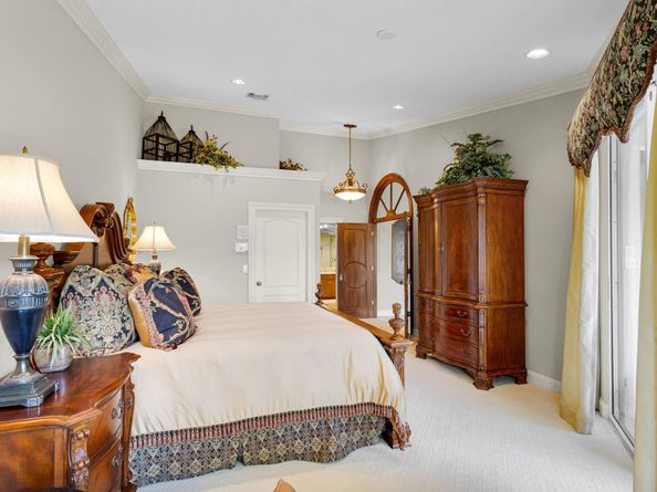 222 Legendary Circle, Palm Beach Gardens FL 33418