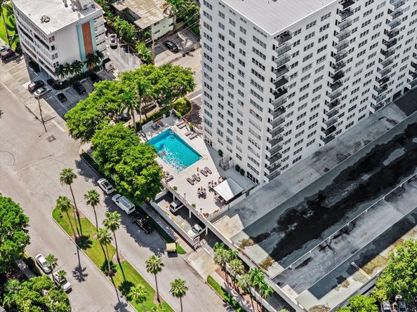 340 Sunset Dr 401, Fort Lauderdale FL 33301