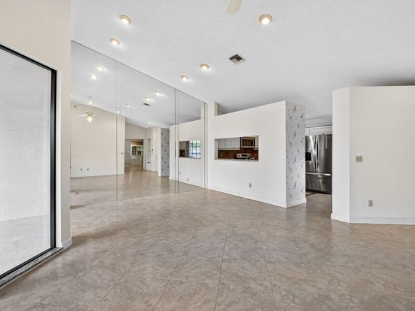 8225 Cassia Drive, Boynton Beach FL 33472