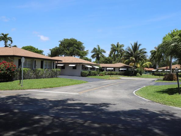 521 Sandpiper Circle, Delray Beach FL 33445