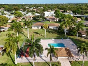 521 Sandpiper Circle, Delray Beach FL 33445