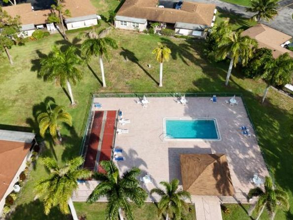 521 Sandpiper Circle, Delray Beach FL 33445