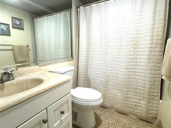 172 D Saxony 172, Delray Beach FL 33446