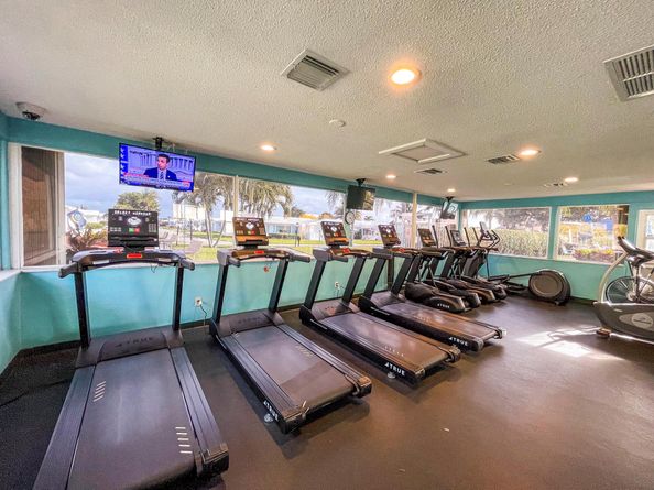 400 SW Golfview Terrace 102, Boynton Beach FL 33426