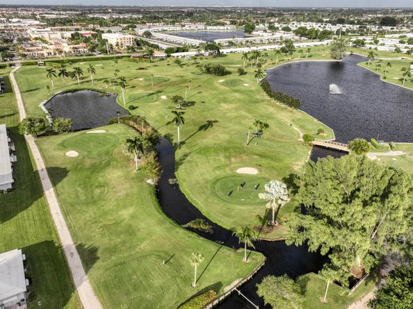 400 SW Golfview Terrace 102, Boynton Beach FL 33426