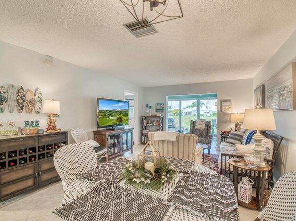 400 SW Golfview Terrace 102, Boynton Beach FL 33426