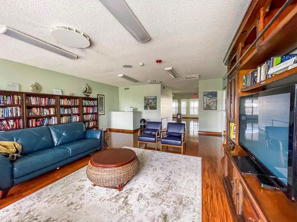 400 SW Golfview Terrace 102, Boynton Beach FL 33426