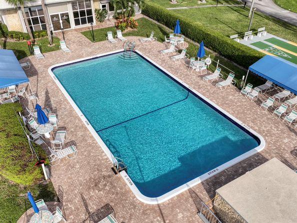 400 SW Golfview Terrace 102, Boynton Beach FL 33426