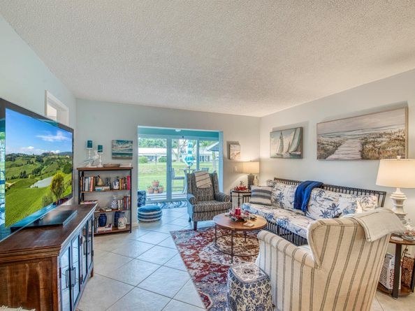 400 SW Golfview Terrace 102, Boynton Beach FL 33426