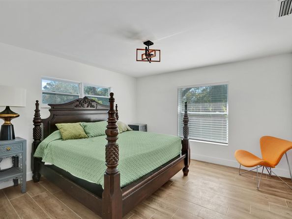 701 NE 164th St, Miami FL 33162