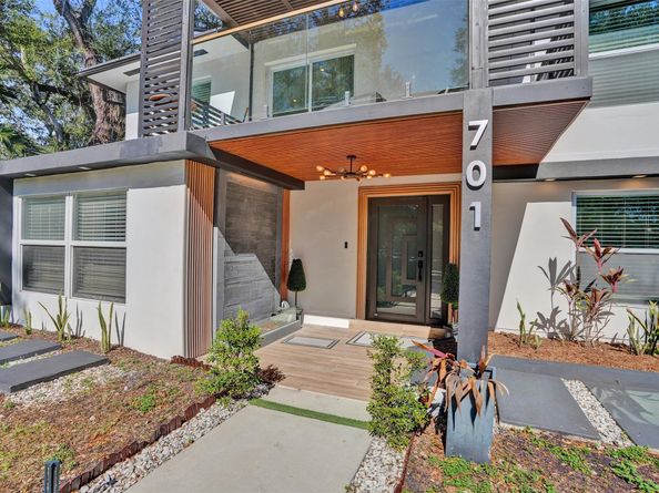 701 NE 164th St, Miami FL 33162