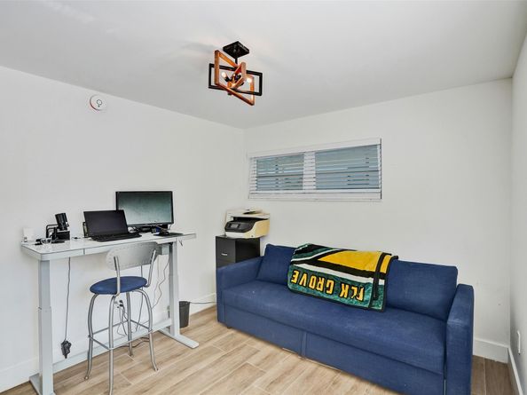 701 NE 164th St, Miami FL 33162