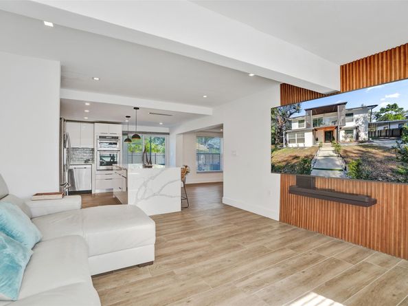 701 NE 164th St, Miami FL 33162