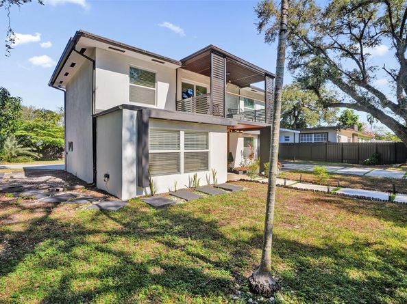 701 NE 164th St, Miami FL 33162